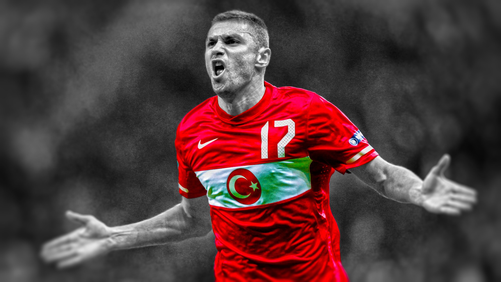 足球报谈中超争冠：蓉城有但愿、申花拒接乐不雅、泰山保三争一